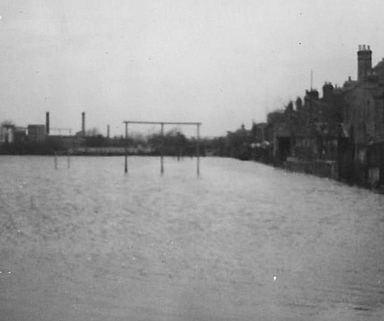 Dean's Ham flooded, 1947