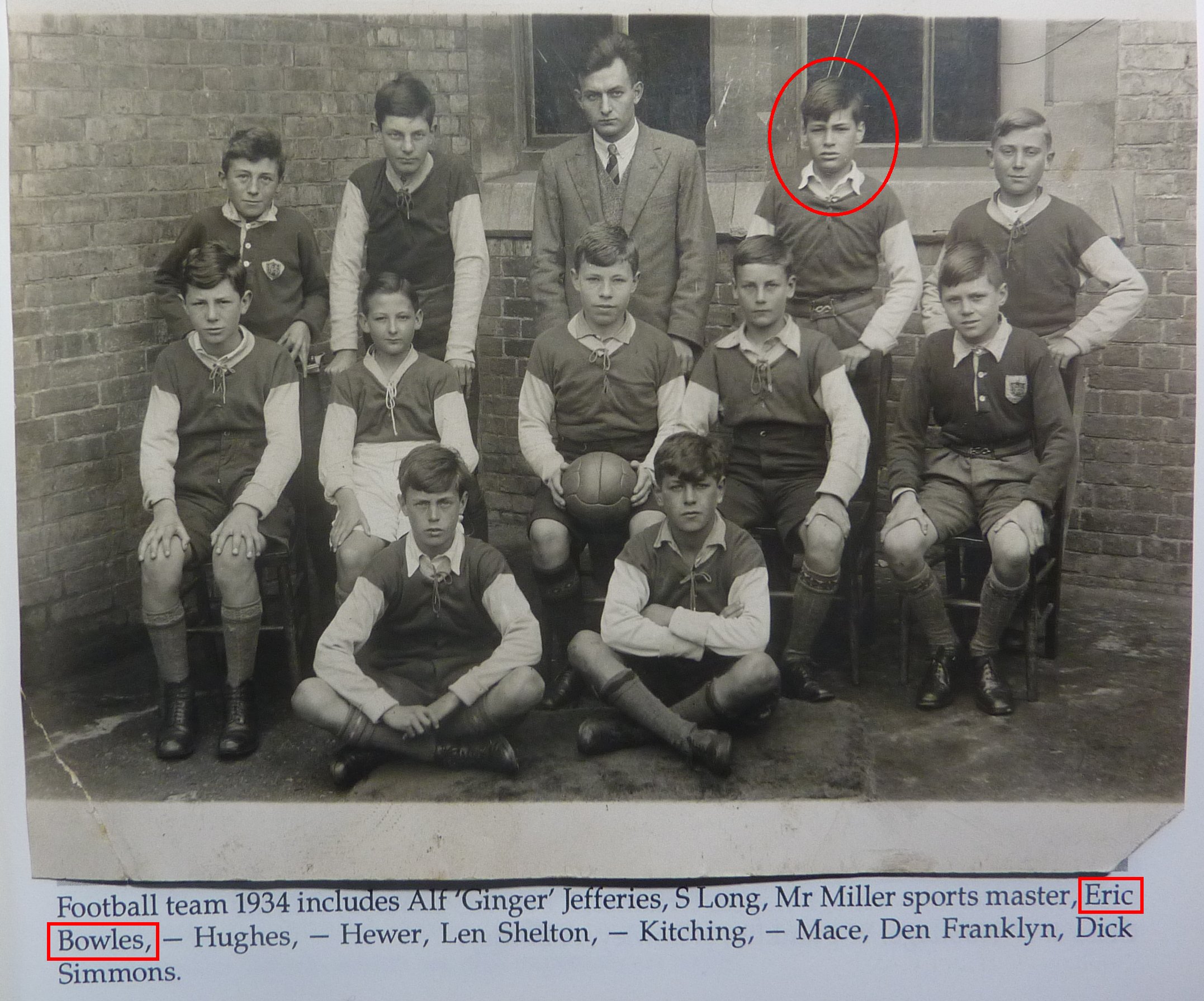 BOWLES Eric New Hinksey Boys School whole football team 1934 Changing Faces South Ox Bk 1 p.81