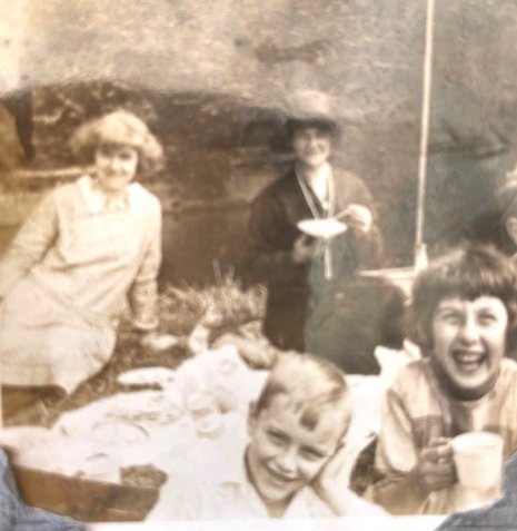[Williams family picnic, mid-1920s]