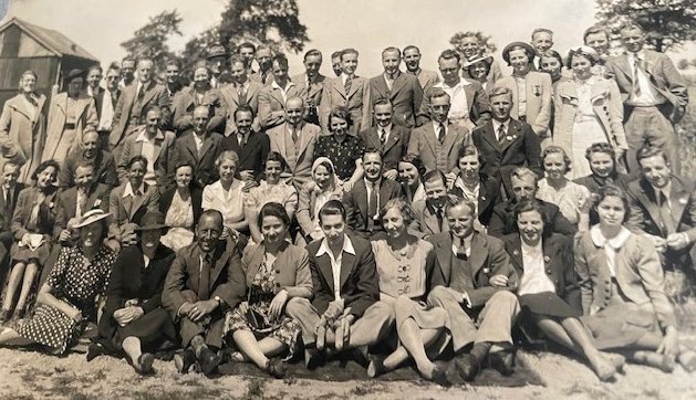 [Shell Mex works outing, late 1930s]