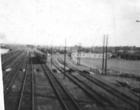 Railway at Hinksey 1950s looking south from White House Lane bridge Brenda Horwood cropped